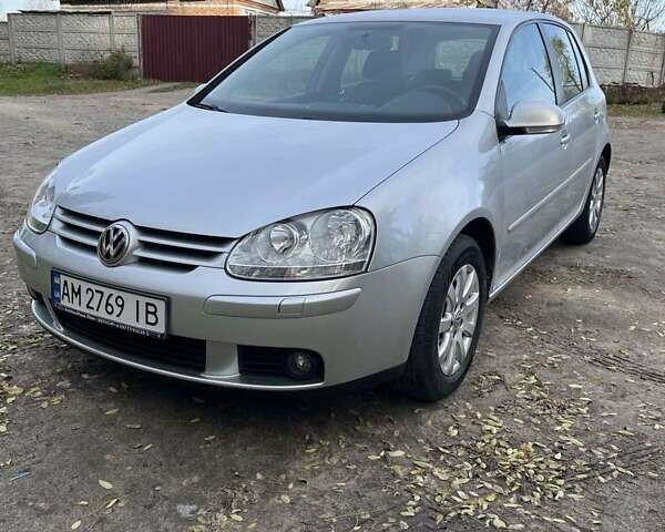 Серый Фольксваген Гольф, объемом двигателя 1.39 л и пробегом 204 тыс. км за 5400 $, фото 1 на Automoto.ua
