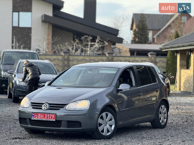 Серый Фольксваген Гольф, объемом двигателя 1.6 л и пробегом 154 тыс. км за 6200 $, фото 1 на Automoto.ua