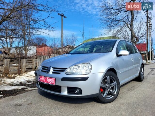 Серый Фольксваген Гольф, объемом двигателя 1.6 л и пробегом 208 тыс. км за 5999 $, фото 1 на Automoto.ua
