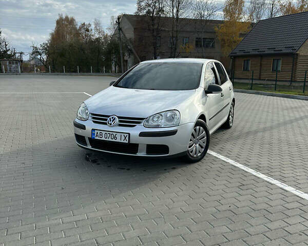 Серый Фольксваген Гольф, объемом двигателя 1.6 л и пробегом 220 тыс. км за 6350 $, фото 1 на Automoto.ua