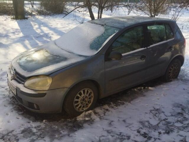 Серый Фольксваген Гольф, объемом двигателя 1.6 л и пробегом 200 тыс. км за 3500 $, фото 1 на Automoto.ua