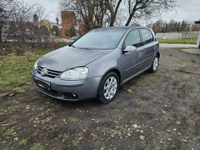 Серый Фольксваген Гольф, объемом двигателя 1.9 л и пробегом 400 тыс. км за 2250 $, фото 1 на Automoto.ua