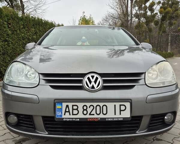 Сірий Фольксваген Гольф, об'ємом двигуна 1.6 л та пробігом 255 тис. км за 5600 $, фото 1 на Automoto.ua