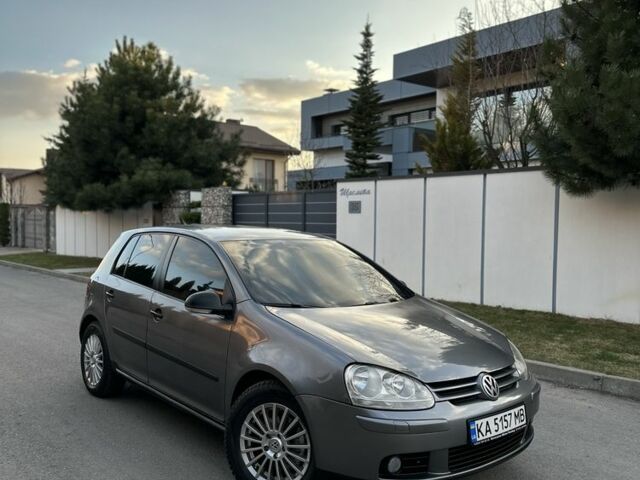 Серый Фольксваген Гольф, объемом двигателя 2 л и пробегом 330 тыс. км за 4900 $, фото 1 на Automoto.ua