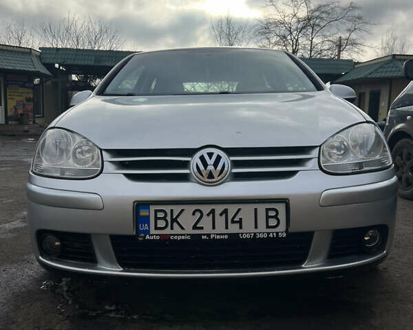 Серый Фольксваген Гольф, объемом двигателя 1.6 л и пробегом 219 тыс. км за 4650 $, фото 1 на Automoto.ua