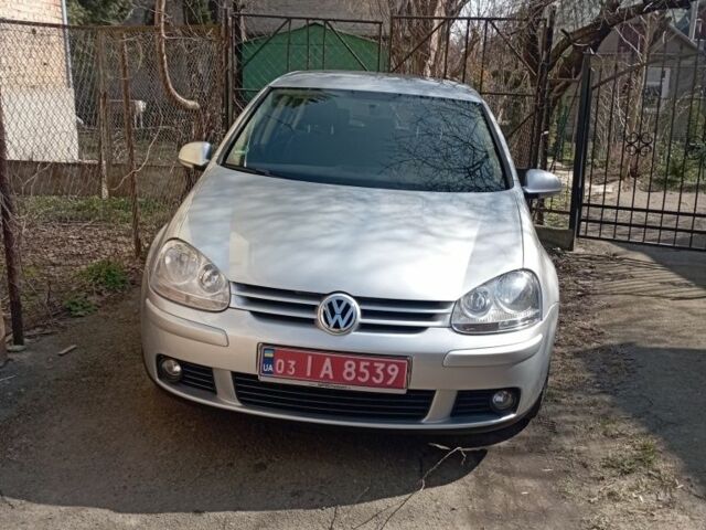 Серый Фольксваген Гольф, объемом двигателя 0 л и пробегом 220 тыс. км за 5280 $, фото 1 на Automoto.ua