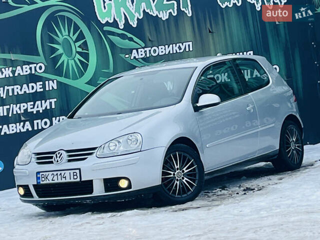 Сірий Фольксваген Гольф, об'ємом двигуна 1.6 л та пробігом 221 тис. км за 3900 $, фото 1 на Automoto.ua