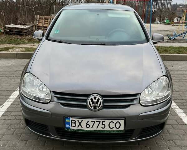 Сірий Фольксваген Гольф, об'ємом двигуна 1.6 л та пробігом 291 тис. км за 5300 $, фото 1 на Automoto.ua