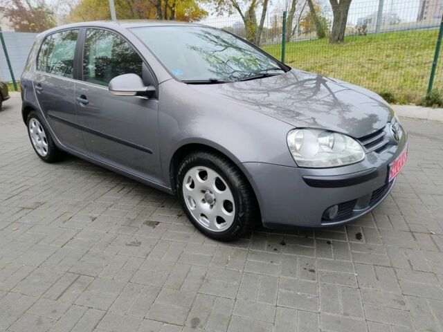 Серый Фольксваген Гольф, объемом двигателя 1.6 л и пробегом 233 тыс. км за 5999 $, фото 1 на Automoto.ua