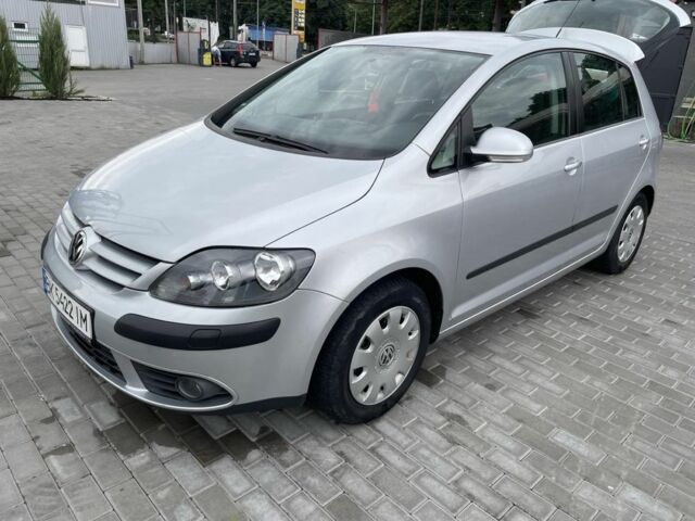 Сірий Фольксваген Гольф, об'ємом двигуна 1.6 л та пробігом 240 тис. км за 6100 $, фото 1 на Automoto.ua