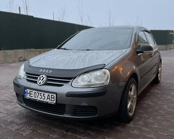 Сірий Фольксваген Гольф, об'ємом двигуна 1.6 л та пробігом 223 тис. км за 5400 $, фото 1 на Automoto.ua