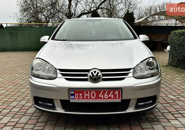 Серый Фольксваген Гольф, объемом двигателя 1.6 л и пробегом 178 тыс. км за 6556 $, фото 1 на Automoto.ua