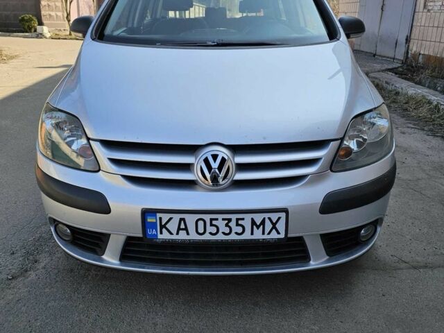 Серый Фольксваген Гольф, объемом двигателя 1.6 л и пробегом 212 тыс. км за 5800 $, фото 1 на Automoto.ua