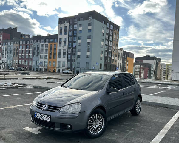 Серый Фольксваген Гольф, объемом двигателя 1.97 л и пробегом 335 тыс. км за 4500 $, фото 1 на Automoto.ua
