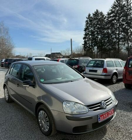 Серый Фольксваген Гольф, объемом двигателя 1.6 л и пробегом 209 тыс. км за 6750 $, фото 1 на Automoto.ua