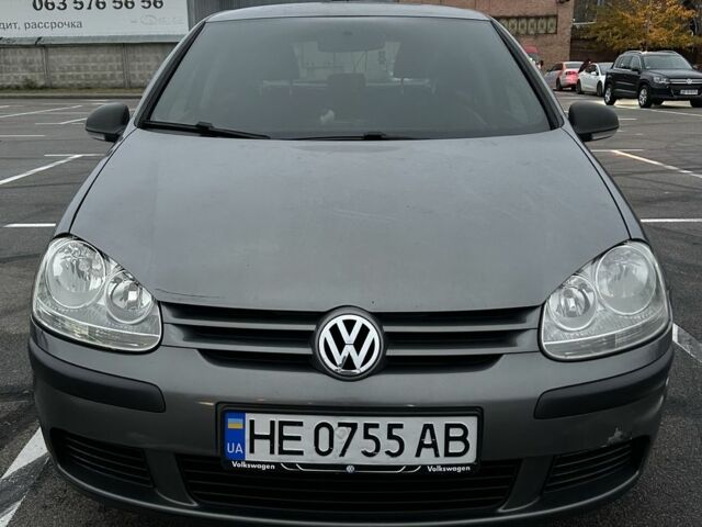 Серый Фольксваген Гольф, объемом двигателя 1.6 л и пробегом 220 тыс. км за 5800 $, фото 1 на Automoto.ua