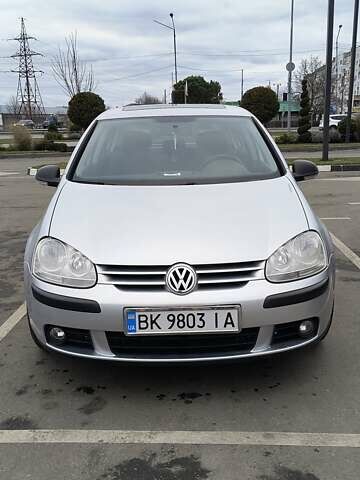 Сірий Фольксваген Гольф, об'ємом двигуна 1.39 л та пробігом 252 тис. км за 6000 $, фото 1 на Automoto.ua