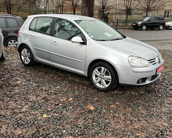 Серый Фольксваген Гольф, объемом двигателя 1.6 л и пробегом 290 тыс. км за 7750 $, фото 1 на Automoto.ua