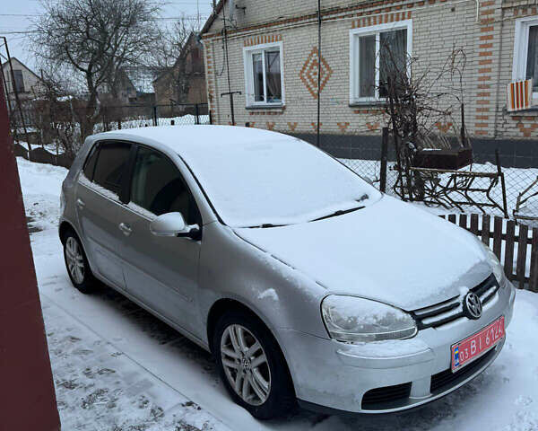 Серый Фольксваген Гольф, объемом двигателя 1.6 л и пробегом 200 тыс. км за 4999 $, фото 1 на Automoto.ua
