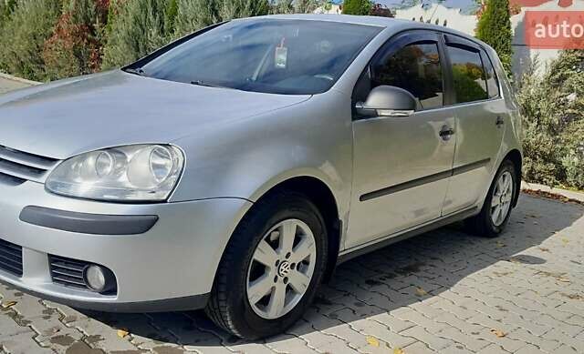 Сірий Фольксваген Гольф, об'ємом двигуна 1.6 л та пробігом 200 тис. км за 4999 $, фото 1 на Automoto.ua