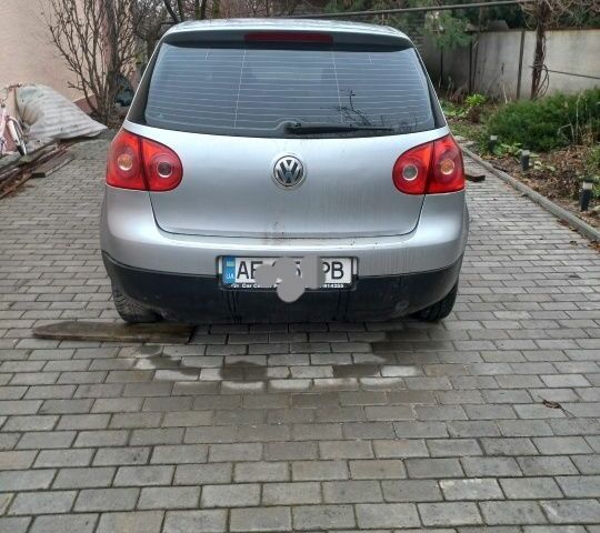 Серый Фольксваген Гольф, объемом двигателя 1.6 л и пробегом 180 тыс. км за 1900 $, фото 1 на Automoto.ua