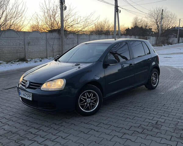 Сірий Фольксваген Гольф, об'ємом двигуна 1.39 л та пробігом 325 тис. км за 4950 $, фото 1 на Automoto.ua
