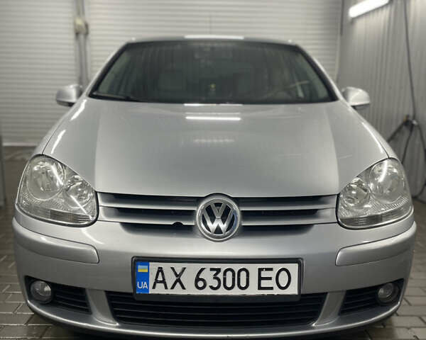 Серый Фольксваген Гольф, объемом двигателя 1.6 л и пробегом 274 тыс. км за 6250 $, фото 1 на Automoto.ua