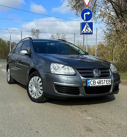 Серый Фольксваген Гольф, объемом двигателя 1.6 л и пробегом 260 тыс. км за 5800 $, фото 1 на Automoto.ua