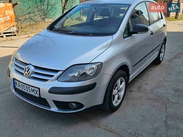 Серый Фольксваген Гольф, объемом двигателя 1.6 л и пробегом 212 тыс. км за 5800 $, фото 1 на Automoto.ua