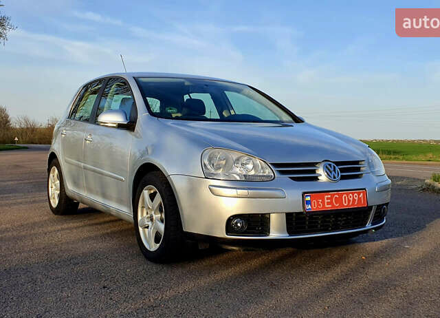 Сірий Фольксваген Гольф, об'ємом двигуна 1.6 л та пробігом 188 тис. км за 5350 $, фото 1 на Automoto.ua