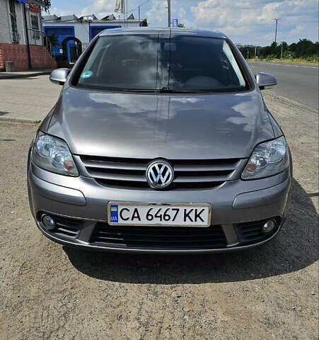Серый Фольксваген Гольф, объемом двигателя 1.39 л и пробегом 270 тыс. км за 6000 $, фото 1 на Automoto.ua