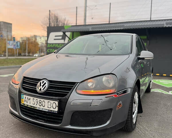 Сірий Фольксваген Гольф, об'ємом двигуна 1.39 л та пробігом 172 тис. км за 5100 $, фото 1 на Automoto.ua