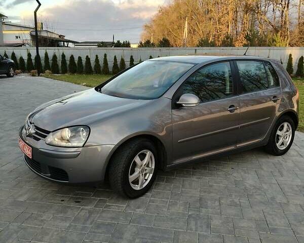 Серый Фольксваген Гольф, объемом двигателя 1.6 л и пробегом 264 тыс. км за 6200 $, фото 1 на Automoto.ua