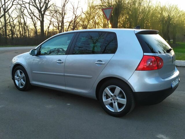 Серый Фольксваген Гольф, объемом двигателя 1.6 л и пробегом 237 тыс. км за 5999 $, фото 1 на Automoto.ua