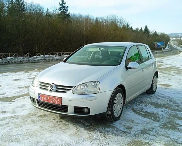 Серый Фольксваген Гольф, объемом двигателя 1.4 л и пробегом 204 тыс. км за 5750 $, фото 1 на Automoto.ua