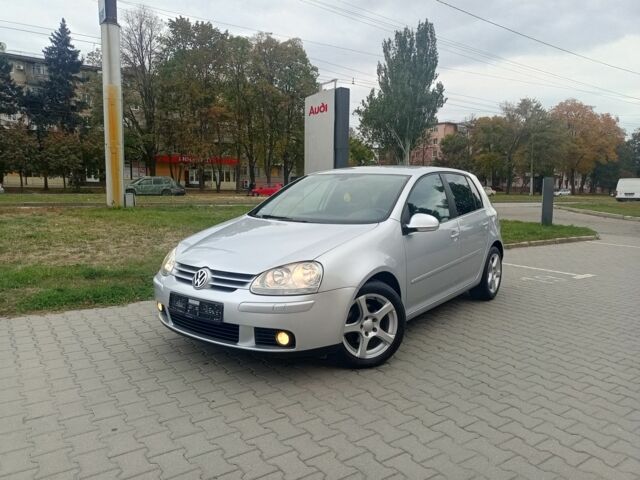 Серый Фольксваген Гольф, объемом двигателя 1.6 л и пробегом 240 тыс. км за 6500 $, фото 1 на Automoto.ua