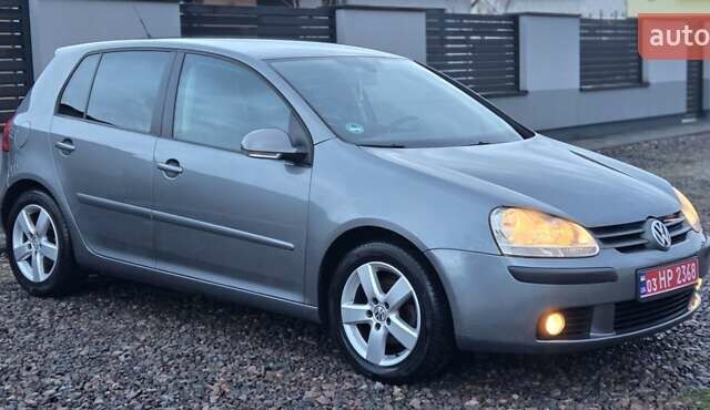 Серый Фольксваген Гольф, объемом двигателя 1.6 л и пробегом 256 тыс. км за 5799 $, фото 1 на Automoto.ua