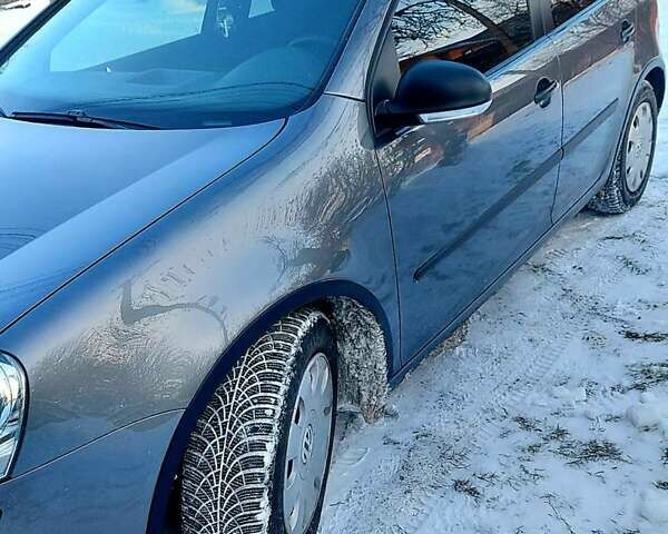 Серый Фольксваген Гольф, объемом двигателя 1.6 л и пробегом 246 тыс. км за 7300 $, фото 1 на Automoto.ua