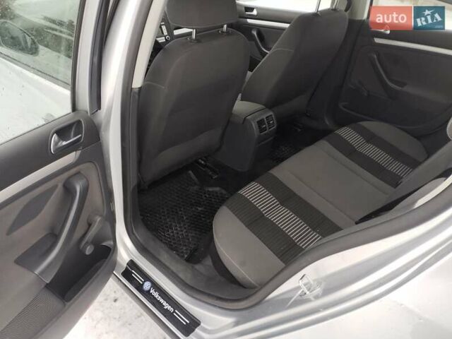 Серый Фольксваген Гольф, объемом двигателя 1.6 л и пробегом 274 тыс. км за 4800 $, фото 1 на Automoto.ua