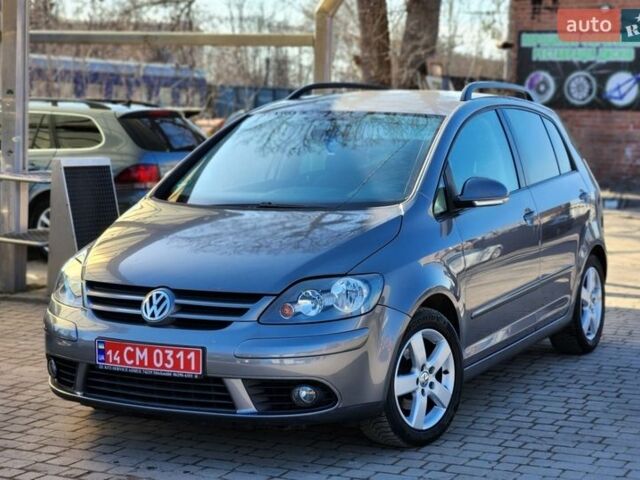 Серый Фольксваген Гольф, объемом двигателя 1.4 л и пробегом 220 тыс. км за 5850 $, фото 1 на Automoto.ua