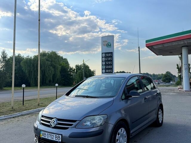 Сірий Фольксваген Гольф, об'ємом двигуна 1.6 л та пробігом 270 тис. км за 4500 $, фото 1 на Automoto.ua