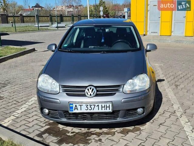 Сірий Фольксваген Гольф, об'ємом двигуна 1.6 л та пробігом 202 тис. км за 5500 $, фото 1 на Automoto.ua