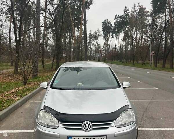 Серый Фольксваген Гольф, объемом двигателя 1.6 л и пробегом 320 тыс. км за 5500 $, фото 1 на Automoto.ua
