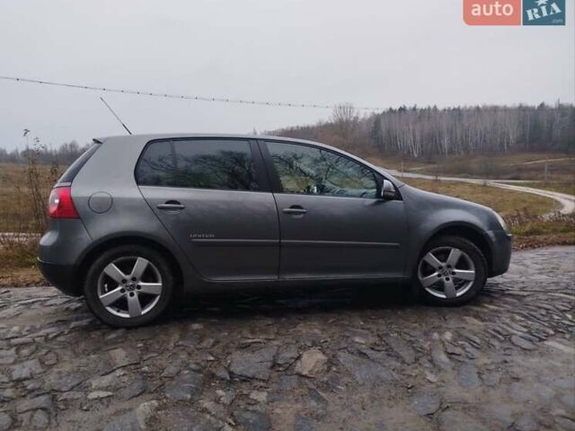 Сірий Фольксваген Гольф, об'ємом двигуна 1.4 л та пробігом 300 тис. км за 4700 $, фото 1 на Automoto.ua