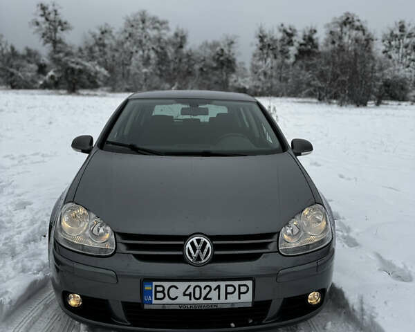 Серый Фольксваген Гольф, объемом двигателя 1.6 л и пробегом 247 тыс. км за 5550 $, фото 1 на Automoto.ua