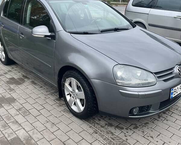 Серый Фольксваген Гольф, объемом двигателя 1.4 л и пробегом 325 тыс. км за 5000 $, фото 1 на Automoto.ua