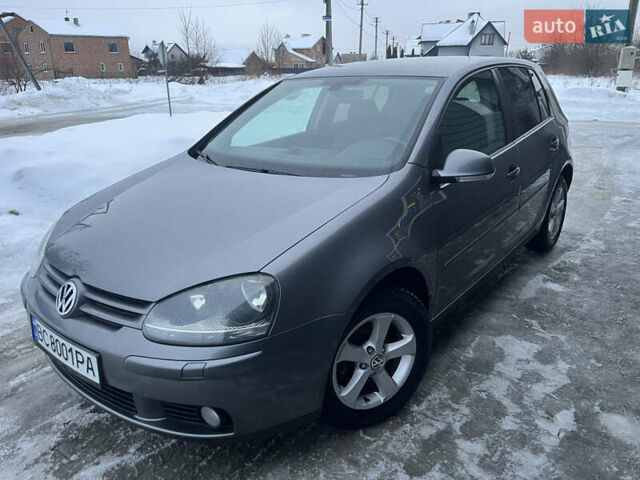 Серый Фольксваген Гольф, объемом двигателя 1.6 л и пробегом 290 тыс. км за 6200 $, фото 1 на Automoto.ua