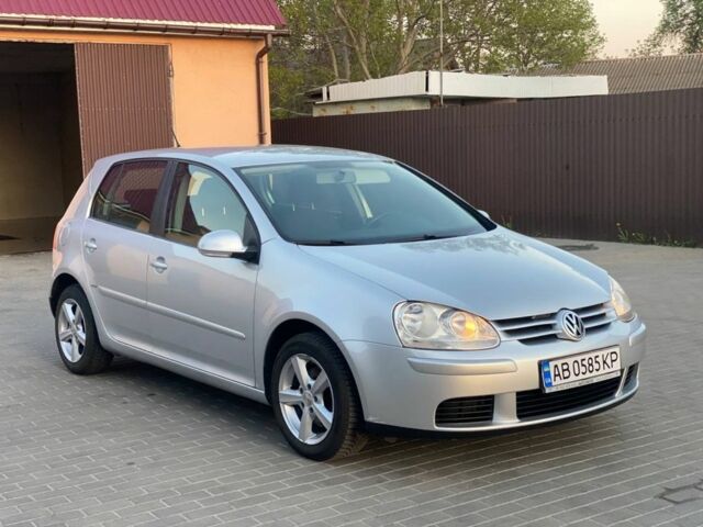 Фольксваген Гольф 2008 у Казатине на Automoto.ua Сірий Фольксваген Гольф, об'ємом двигуна 1.4 л та пробігом 175 тис. км за 5500 $, фото 1 на Automoto.ua