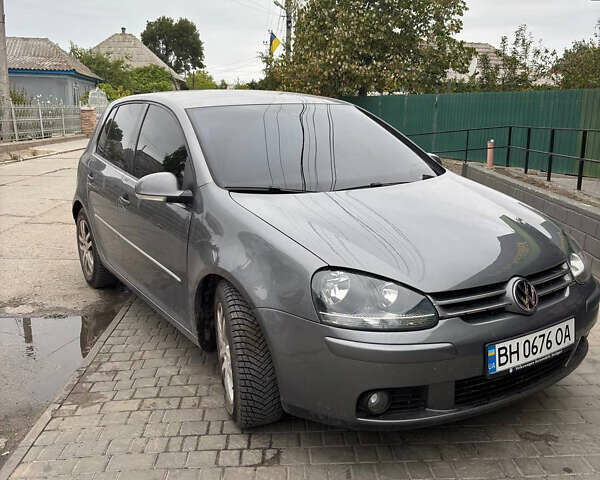 Сірий Фольксваген Гольф, об'ємом двигуна 1.39 л та пробігом 209 тис. км за 5900 $, фото 1 на Automoto.ua