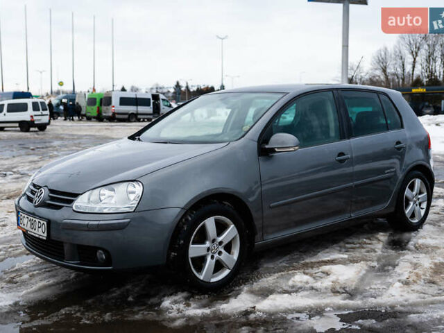 Серый Фольксваген Гольф, объемом двигателя 1.6 л и пробегом 249 тыс. км за 5700 $, фото 1 на Automoto.ua